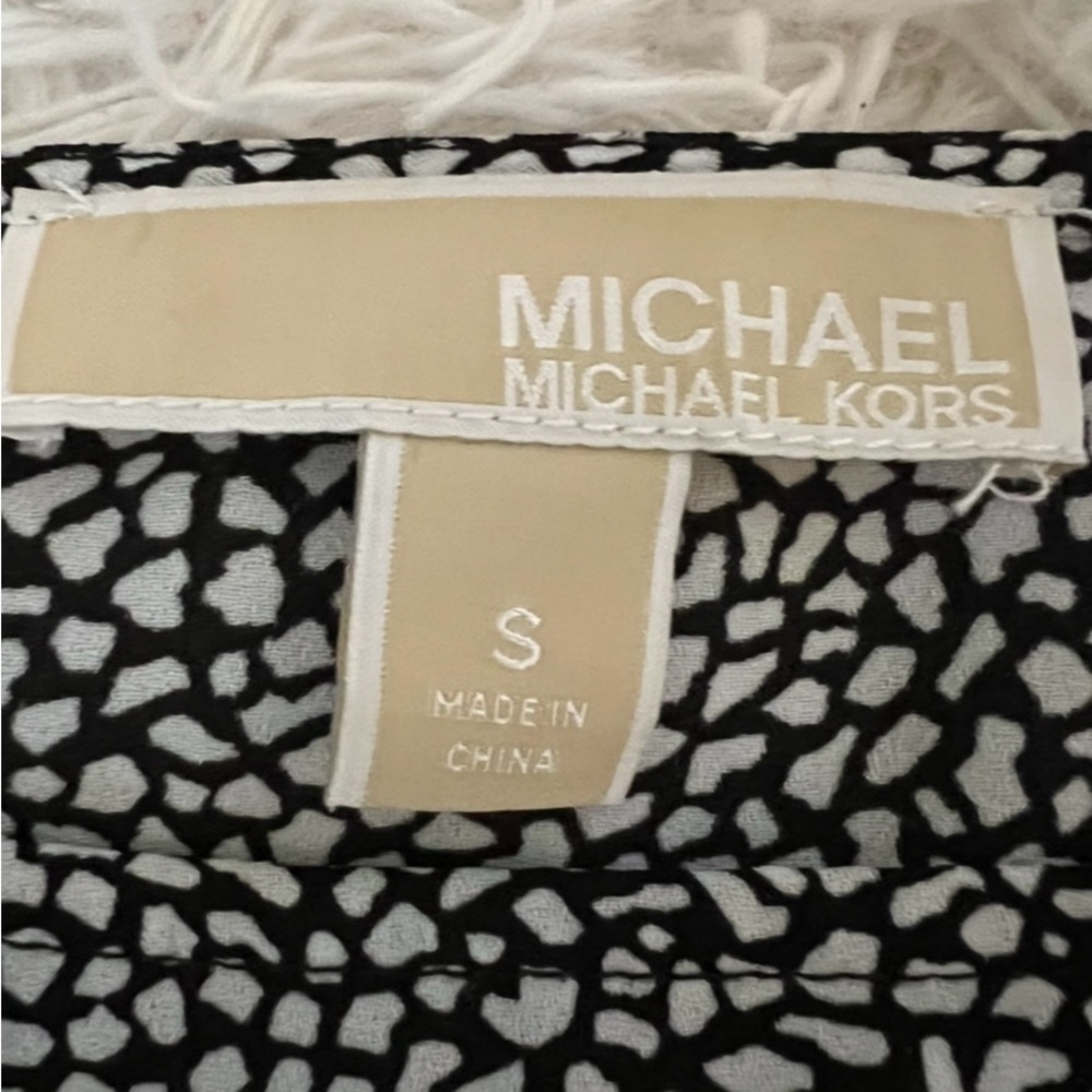 Michael Koors short sleeve shirt size small - Picture 3 of 3